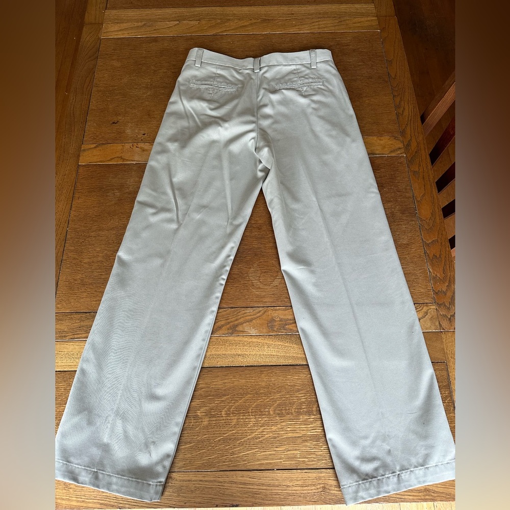 IZOD Men’s American Chino Dress Pants 30x30 - Straight Fit - Picture 2 of 4